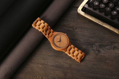 Same style as Kawano's all-bamboo men's quartz watches. Made of naturally carbonized bamboo. These watches are a hot seller in Japan and are available as cross-border sourcing products